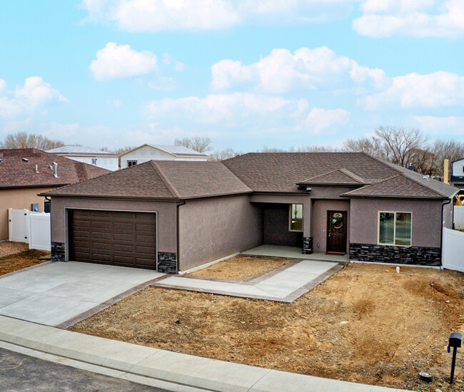 Single photo enhanced with easyHDR 3.16.1: DJI_0981.DNG