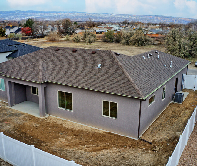 Single photo enhanced with easyHDR 3.16.1: DJI_0993.DNG